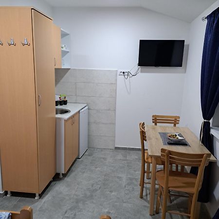Libero Apartmani Surčin 外观 照片