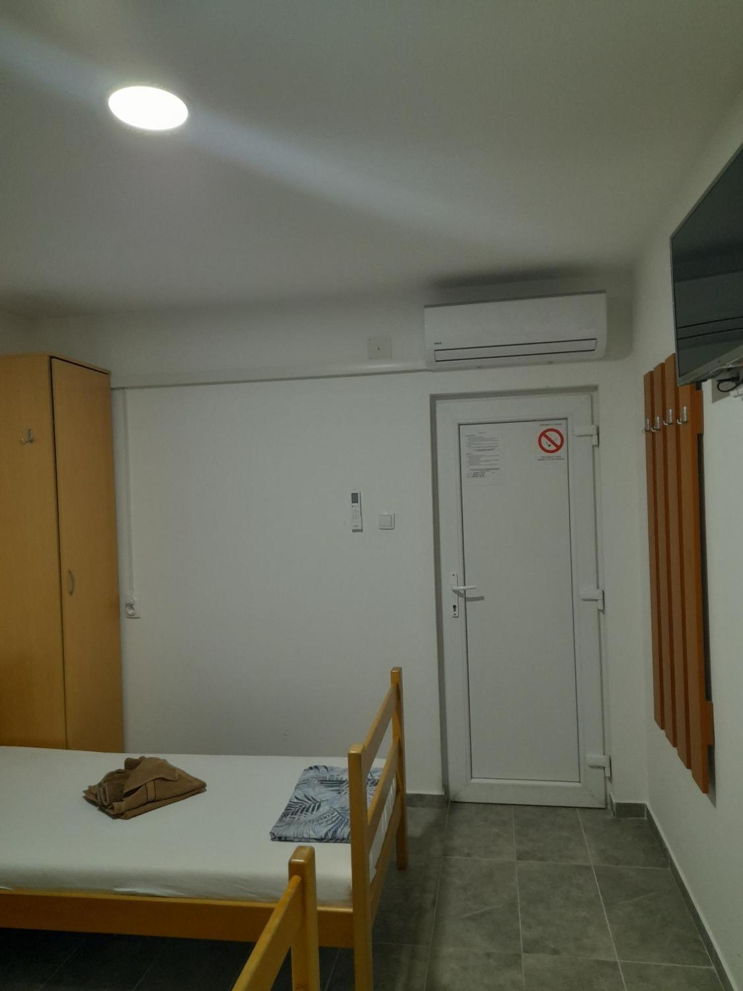 Libero Apartmani Surčin 外观 照片