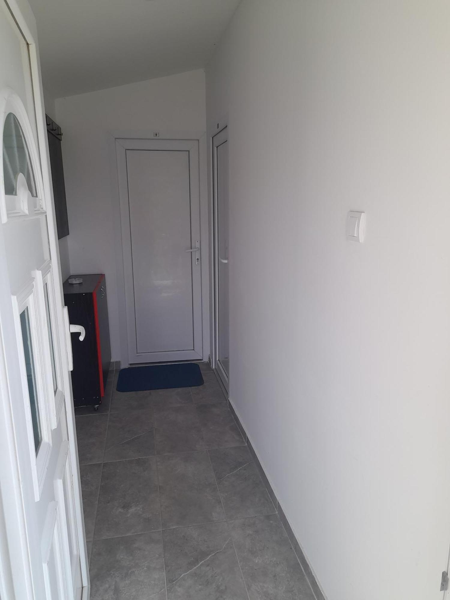 Libero Apartmani Surčin 外观 照片