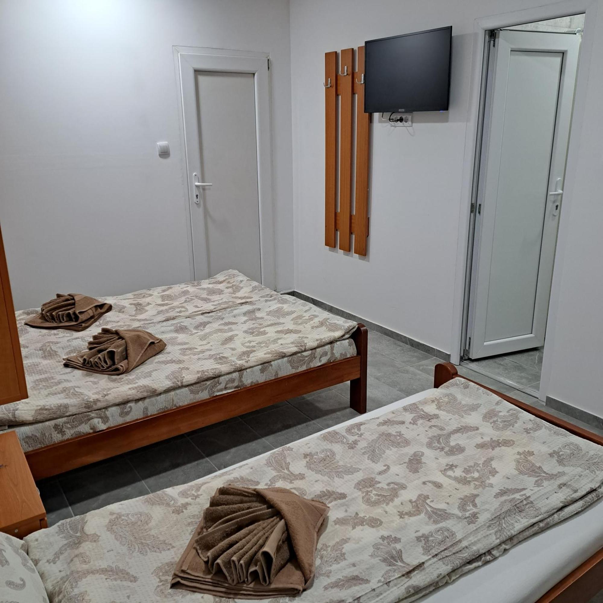 Libero Apartmani Surčin 外观 照片