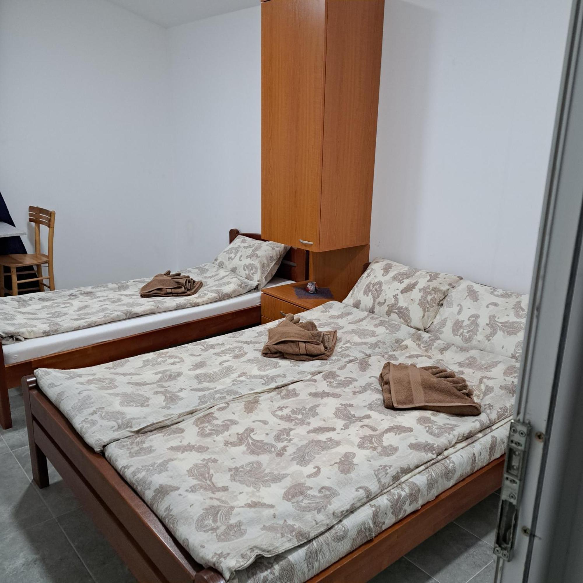 Libero Apartmani Surčin 外观 照片