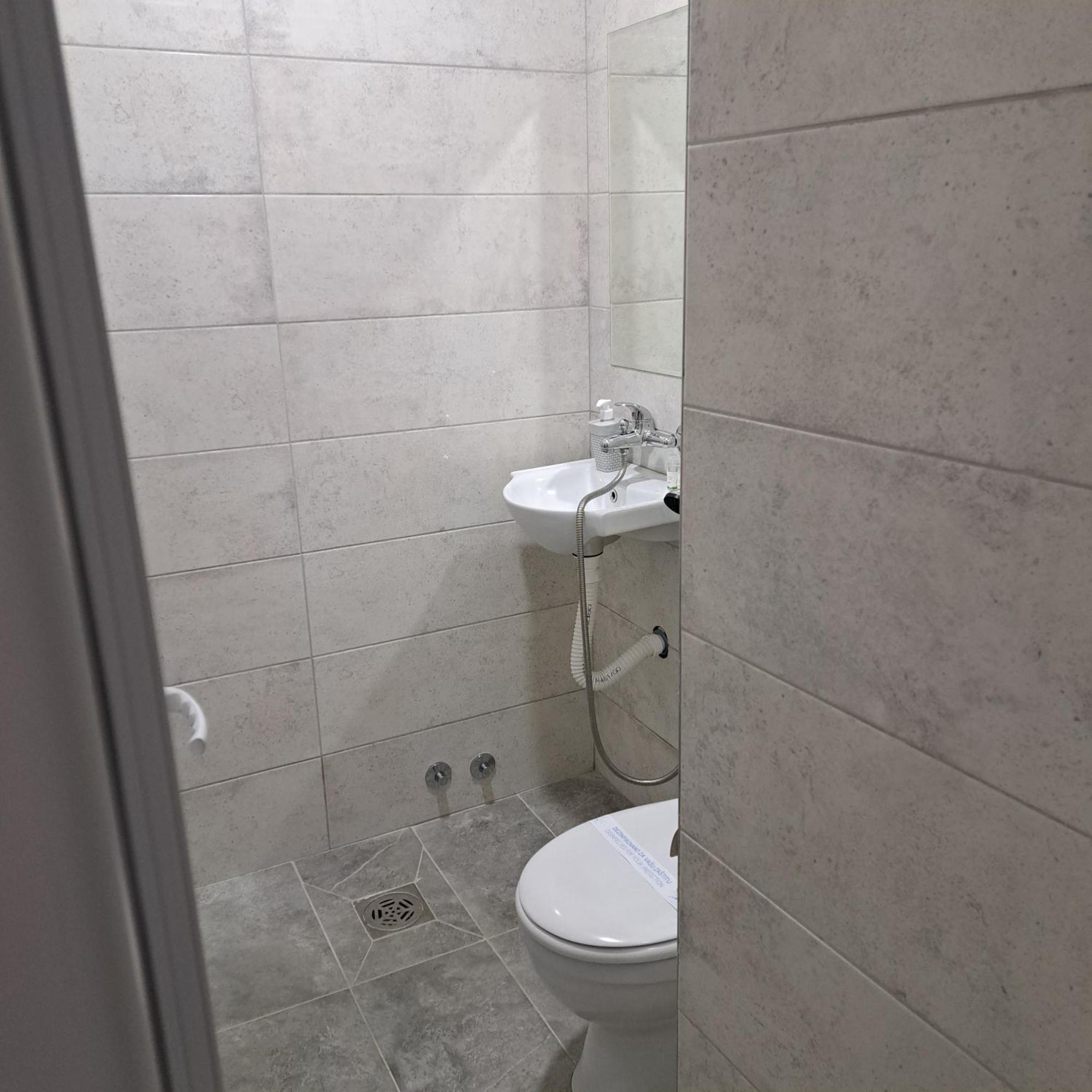 Libero Apartmani Surčin 外观 照片