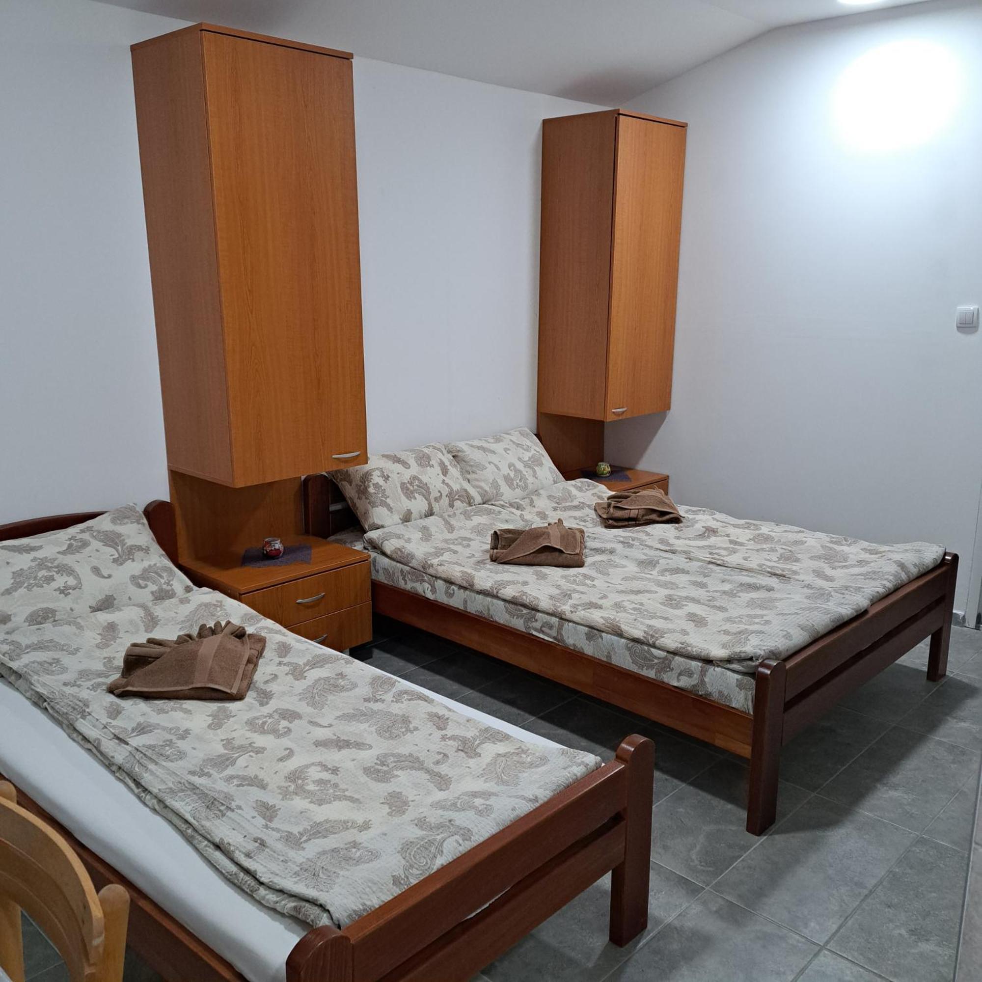 Libero Apartmani Surčin 外观 照片